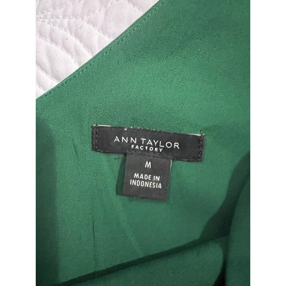 Sleeveless V-Neck Tops | Ann V-Neck Tops | Ann
Taylor
Size Medium - Picture 4 of 8